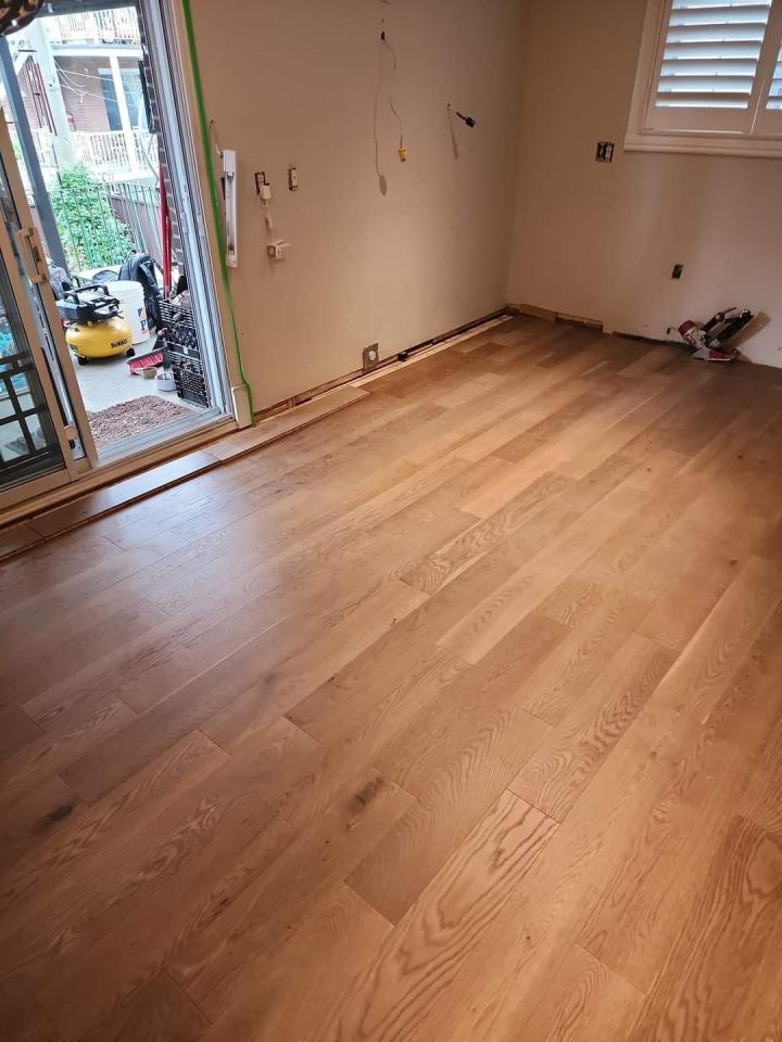 Installation de plancher bois franc Laval