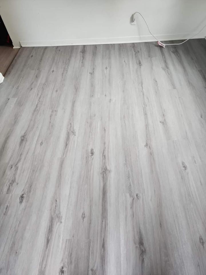 Installation de plancher bois franc Laval